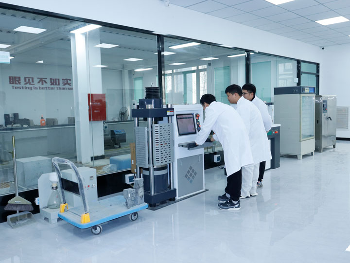 Compressive strength test of concrete test blocks